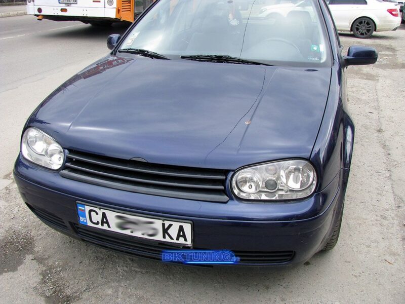 Μάσκα χωρίς σήμα για Vw Golf 4 - μαύρη με 3 γρίλιες € 59,9