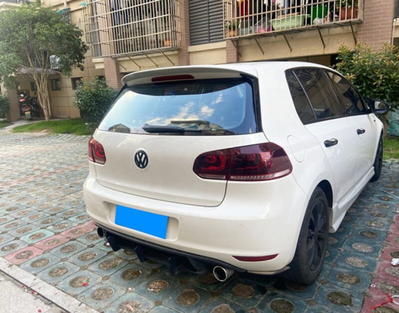 Αεροτομή οροφής για Volkswagen Golf 6 (2008-2013) - μαύρη γυαλιστερή € 154,9