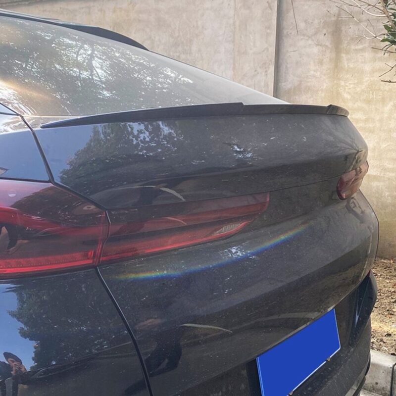 Αεροτομή πορτ μπαγκάζ για BMW X6 G06 (2020+) - μαύρη γυαλιστερή € 165,9