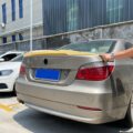 Αεροτομή πορτ μπαγκάζ για BMW E60 (2004-2010) M4 Style - μαύρη γυαλιστερή € 130,9