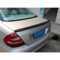 Αεροτομή πορτ μπαγκάζ για Mercedes W211 E-class (2003-2007) - μαύρη γυαλιστερή € 106,9