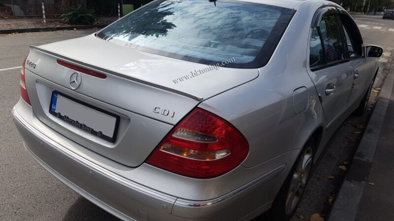 Lip spoiler για πορτ - μπαγκάζ για Mercedes W211 € 36,9