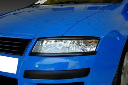 Φρυδάκια φαναριών για Fiat Stilo - μαύρα - € 38,9 Φρυδάκια φαναριών για Fiat Stilo - μαύρα