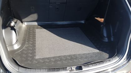 Πατάκι για πορτ - μπαγκάζ για Hyundai Santa Fe I (DM) 2012- 7 seats 3rd row pulled down - 1τμχ. - € 42,9 Πατάκι για πορτ - μπαγκάζ για Hyundai Santa Fe I (DM)  2012- 7 seats 3rd row pulled down - 1τμχ.