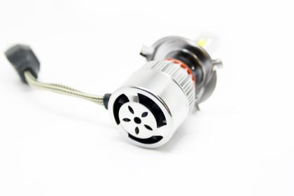 Led λάμπες H4 για μεσαία και μεγάλα φώτα 7600 lumen , 36 Watt - COB 6000K - 2τμχ. - € 26,9 Led λάμπες H4 για μεσαία και μεγάλα φώτα 7600 lumen , 36 Watt - COB 6000K - 2τμχ.