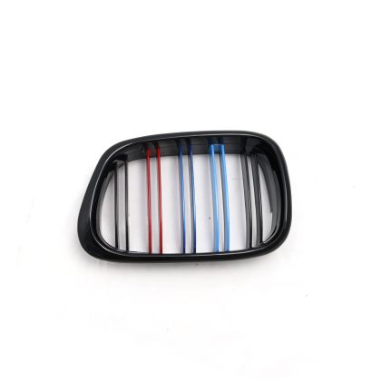 Καρδιές μάσκας για BMW E39 (1995-2003) με διπλή γρίλια - tri color - 2τμχ. - € 83,9 Καρδιές μάσκας για BMW E39 (1995-2003) με διπλή γρίλια - tri color - 2τμχ.