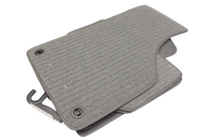 Πατάκια μοκέτα για VW Passat B6 / B7 3C (2005-2014) γκρι με οβάλ κουμπώματα - 4τμχ. - € 59,9 Πατάκια μοκέτα για VW Passat B6 / B7 3C (2005-2014) γκρι με οβάλ κουμπώματα - 4τμχ.