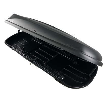 Μπαγκαζιέρα οροφής Junior Xtreme 2 195x78x39cm με διπλό άνοιγμα και κλειδί, 445 λίτρα - μαύρη - € 796,9 Μπαγκαζιέρα οροφής Junior Xtreme 2 195x78x39cm με διπλό άνοιγμα και κλειδί, 445 λίτρα - μαύρη