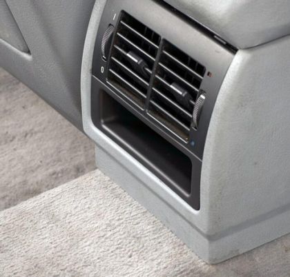 Ποτηροθήκη BMW E39 - πίσω - € 49,9 Ποτηροθήκη BMW E39 - πίσω