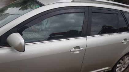 Ανεμοθραύστες Toyota Avensis (2003-2009) combi - 4 τμχ εμπρός και πίσω, Heko - € 95,9 Ανεμοθραύστες Toyota Avensis (2003-2009) combi - 4 τμχ εμπρός και πίσω, Heko