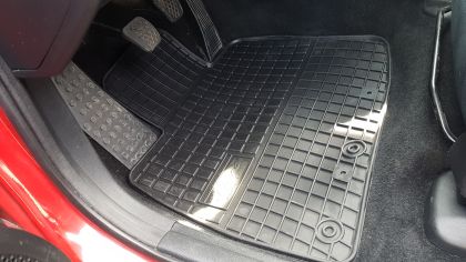 Λαστιχένια πατάκια Frogum για HONDA Civic VIII (2006-2012) - hatchback - 4τμχ. - € 45,9 Λαστιχένια πατάκια Frogum για HONDA Civic VIII (2006-2012) - hatchback - 4τμχ.