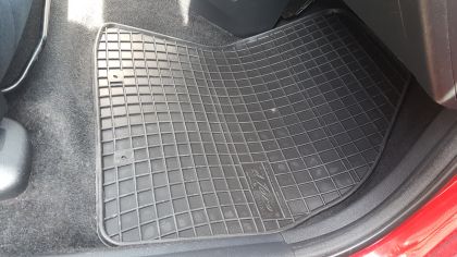 Λαστιχένια πατάκια Frogum για HONDA Civic VIII (2006-2012) - hatchback - 4τμχ. - € 45,9 Λαστιχένια πατάκια Frogum για HONDA Civic VIII (2006-2012) - hatchback - 4τμχ.