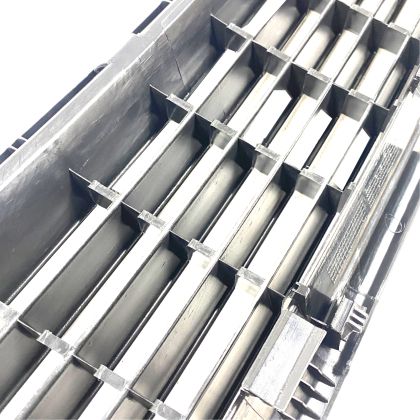 Μάσκα χωρίς σήμα για Audi A4 B6 (2001-2004) - μαύρη - € 43,9 Μάσκα χωρίς σήμα για Audi A4 B6 (2001-2004) - μαύρη