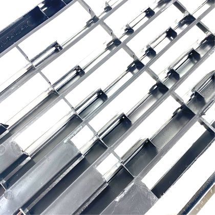 Μάσκα Avantgarde Mercedes W202 (1993-2000) - € 167,9 Μάσκα Avantgarde Mercedes W202 (1993-2000)