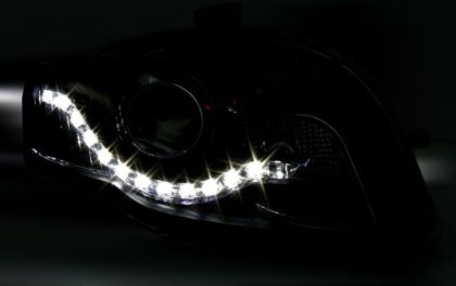 Φανάρια εμπρός led για Audi A4 B7 (2004-2008) - chrome ,μαύρα , με λάμπες (Η1) - σετ 2τμχ. - € 637,9 Φανάρια εμπρός led για Audi A4 B7 (2004-2008) - chrome ,μαύρα , με λάμπες (Η1) - σετ 2τμχ.