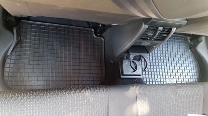 Λαστιχένια πατάκια για VW Caddy (2003-2020) - για τα πίσω καθίσματα - 2τμχ. - € 22,9 Λαστιχένια πατάκια για VW Caddy (2003-2020) - για τα πίσω καθίσματα - 2τμχ.