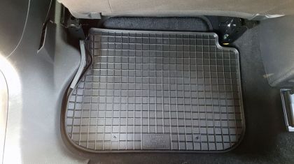 Λαστιχένια πατάκια για VW Caddy (2003-2020) - για τα πίσω καθίσματα - 2τμχ. - € 22,9 Λαστιχένια πατάκια για VW Caddy (2003-2020) - για τα πίσω καθίσματα - 2τμχ.