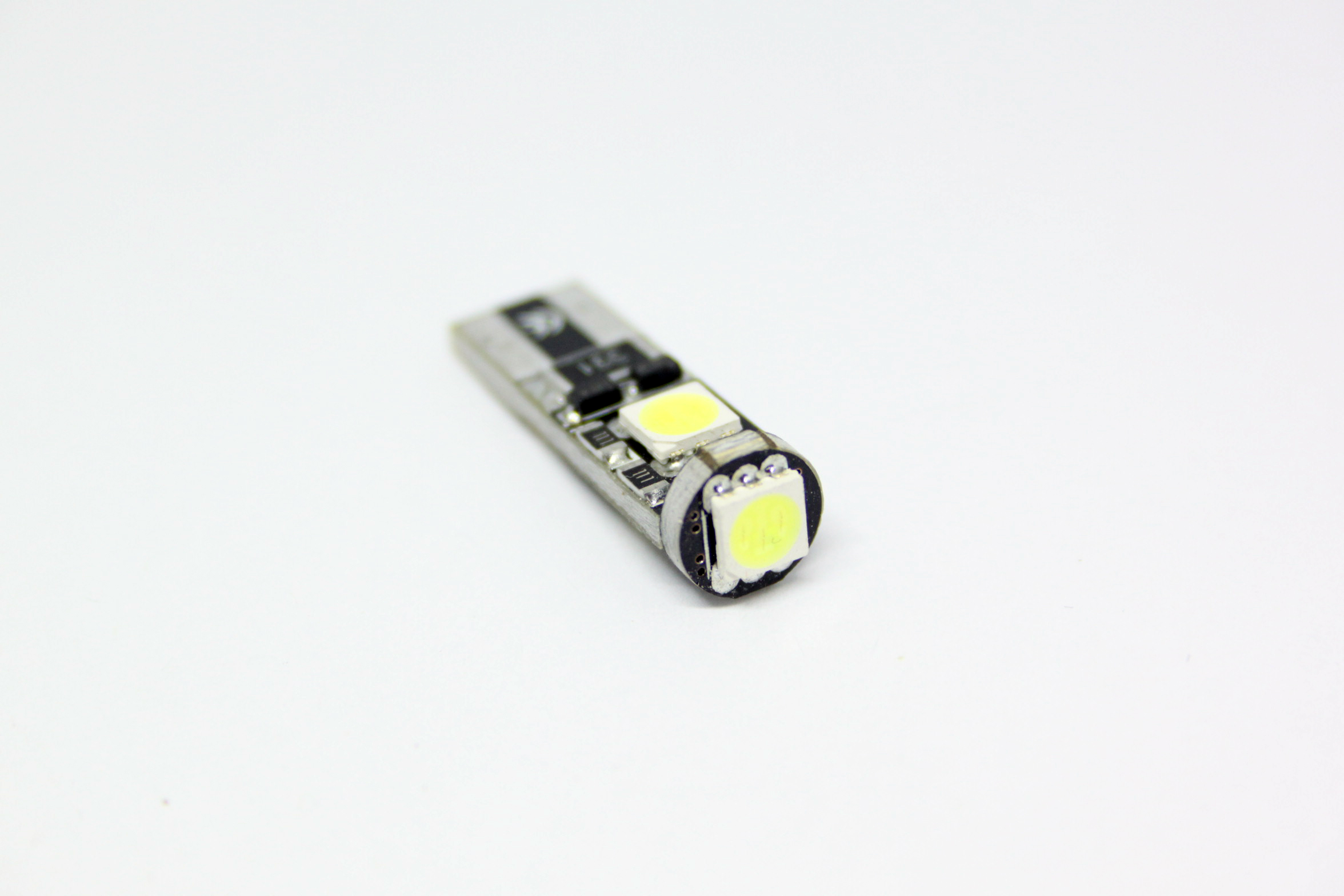 LEd λάμπα τύπου Τ10 με 3 SMD led - CANBUS 4300K - 1τμχ. - € 6,9 LEd λάμπα τύπου Τ10 με 3 SMD led - CANBUS 4300K - 1τμχ.