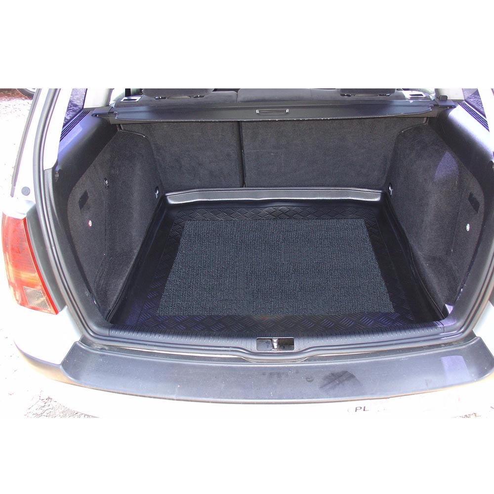 Πατάκι πορτ-μπαγκάζ VW Golf IV (1998-2007) - Combi - Lower boot - 1τμχ. - € 55,9 Πατάκι πορτ-μπαγκάζ VW Golf IV (1998-2007) - Combi - Lower boot - 1τμχ.