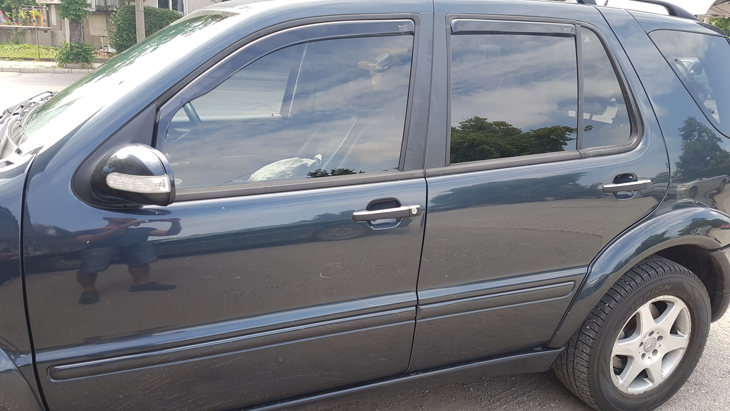Ανεμοθραύστες Mercedes ML W163 (1997-2005) 5 πορτο - 4 τμχ. εμπρός και πίσω, Heko - € 79,9 Ανεμοθραύστες Mercedes ML W163 (1997-2005) 5 πορτο - 4 τμχ. εμπρός και πίσω, Heko