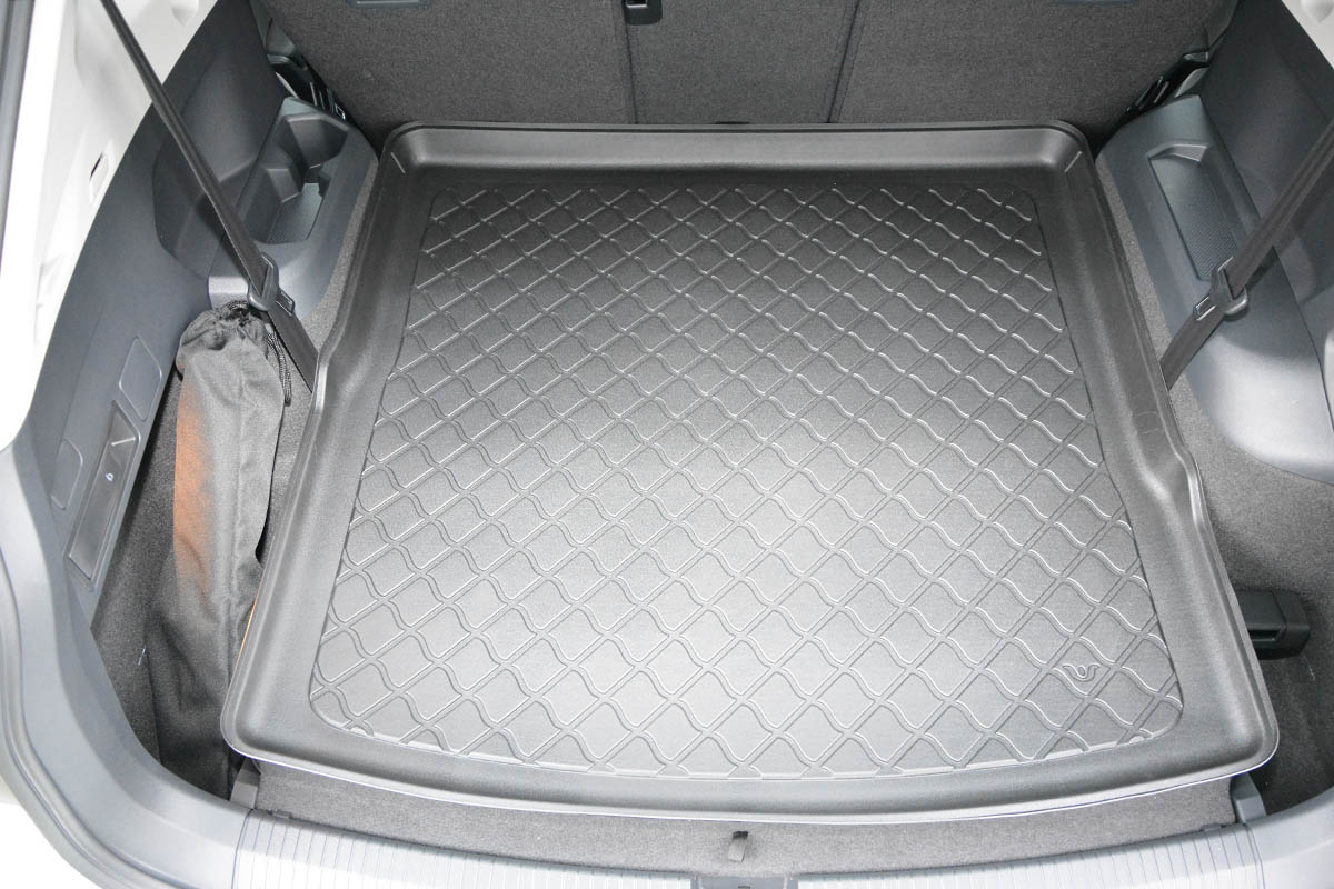Πατάκι πορτ-μπαγκάζ VW Tiguan II Allspace (2017-2023) 5/7 seats, third row pulled down - Upper floor - 1τμχ. - € 59,9 Πατάκι πορτ-μπαγκάζ VW Tiguan II Allspace (2017-2023) 5/7 seats, third row pulled down - Upper floor - 1τμχ.