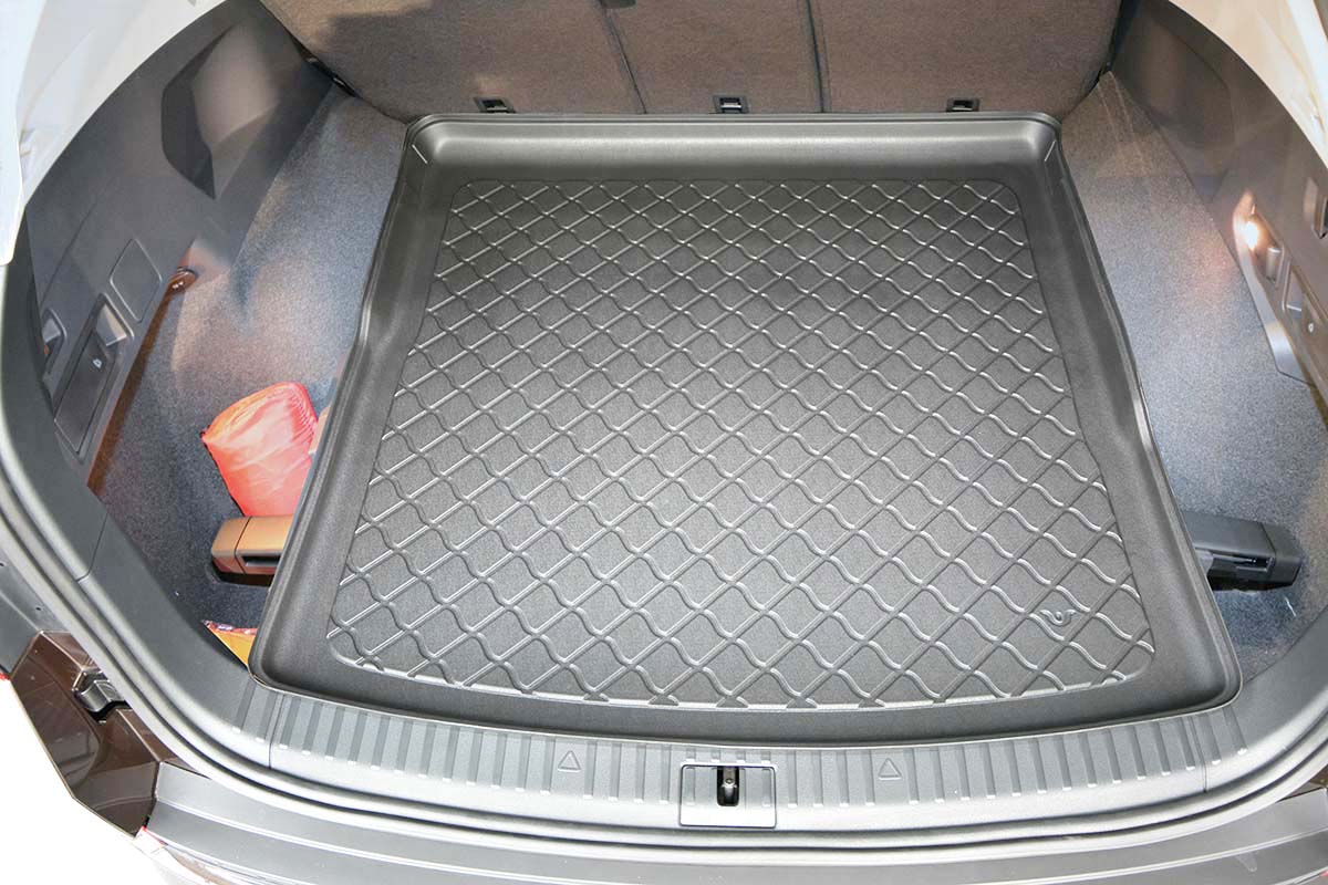 Πατάκι πορτ-μπαγκάζ VW Tiguan II Allspace (2017-2023) 5/7 seats, third row pulled down - Upper floor - 1τμχ. - € 59,9 Πατάκι πορτ-μπαγκάζ VW Tiguan II Allspace (2017-2023) 5/7 seats, third row pulled down - Upper floor - 1τμχ.