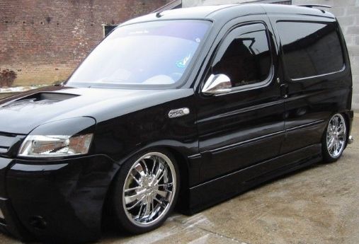 Ανεμοθραύστες Citroen Berlingo / Peugeot Partner (2002-2008) - 2 τμχ. εμπρός, Heko - € 62,9 Ανεμοθραύστες Citroen Berlingo / Peugeot Partner (2002-2008) - 2 τμχ. εμπρός, Heko