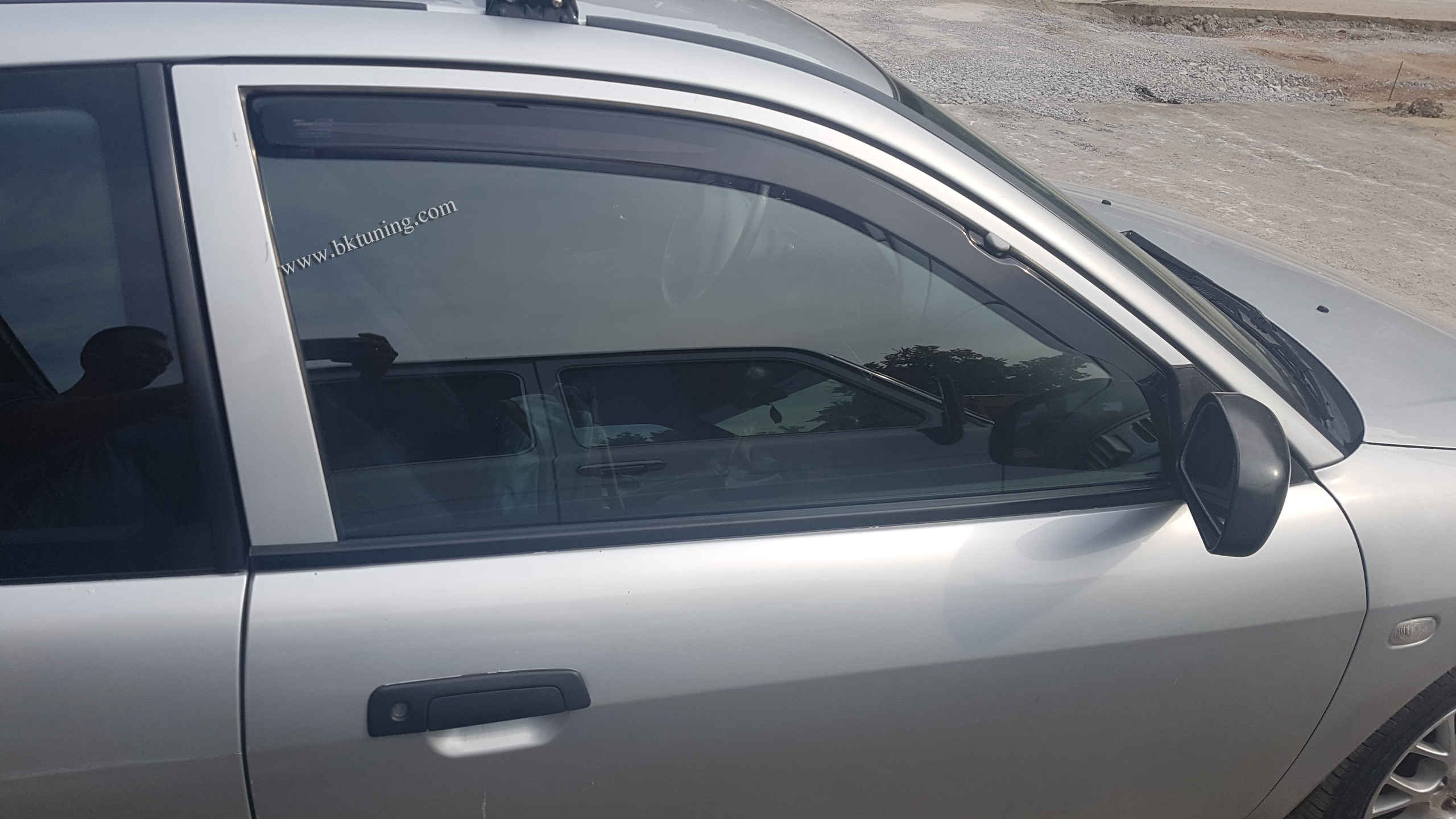 Ανεμοθραύστες Mitsubishi Colt (1996-2004) 3 πορτο, Heko - € 62,9 Ανεμοθραύστες Mitsubishi Colt (1996-2004) 3 πορτο, Heko