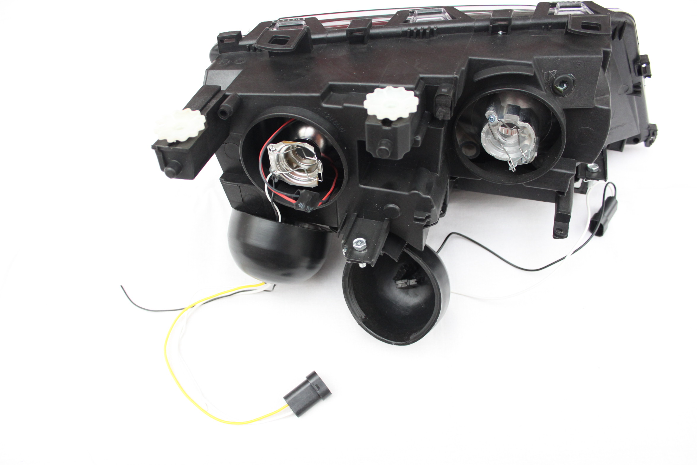 Φανάρια εμπρός BMW E46 sedan (2001-2005) - μαύρα , με λάμπες (Η7) - σετ 2τμχ. - € 329,9 Φανάρια εμπρός BMW E46 sedan (2001-2005) - μαύρα , με λάμπες (Η7) - σετ 2τμχ.