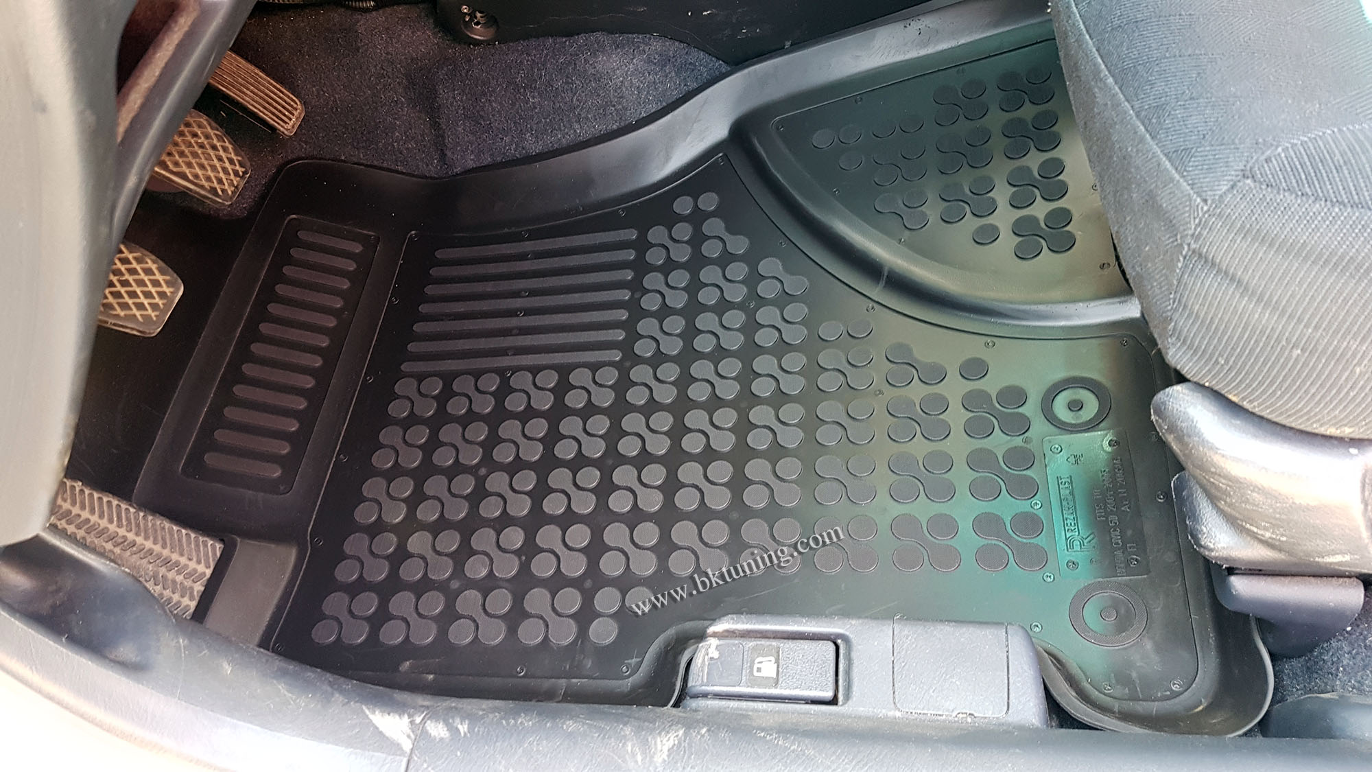 Λαστιχένια πατάκια HONDA Civic VII 5 πορτο (2001-2005) - τύπου σκαφάκι - 3τμχ., Rezaw Plast - € 64,9 Λαστιχένια πατάκια HONDA Civic VII 5 πορτο (2001-2005) - τύπου σκαφάκι - 3τμχ., Rezaw Plast