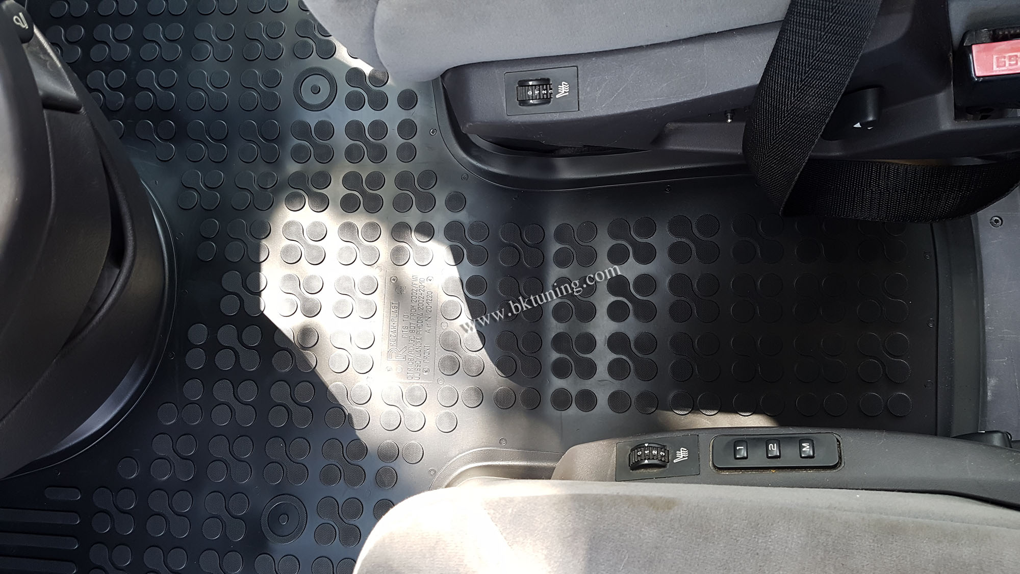 Λαστιχένια πατάκια PEUGEOT 807 (2002-2014) / CITROEN C8 I (2005-2012) / LANCIA Phedra / FIAT Ulysse (2002-2010) - τύπου σκαφάκι - 2τμχ., Rezaw Plast - € 86,9 Λαστιχένια πατάκια PEUGEOT 807 (2002-2014) / CITROEN C8 I (2005-2012) / LANCIA Phedra / FIAT Ulysse (2002-2010) - τύπου σκαφάκι - 2τμχ., Rezaw Plast