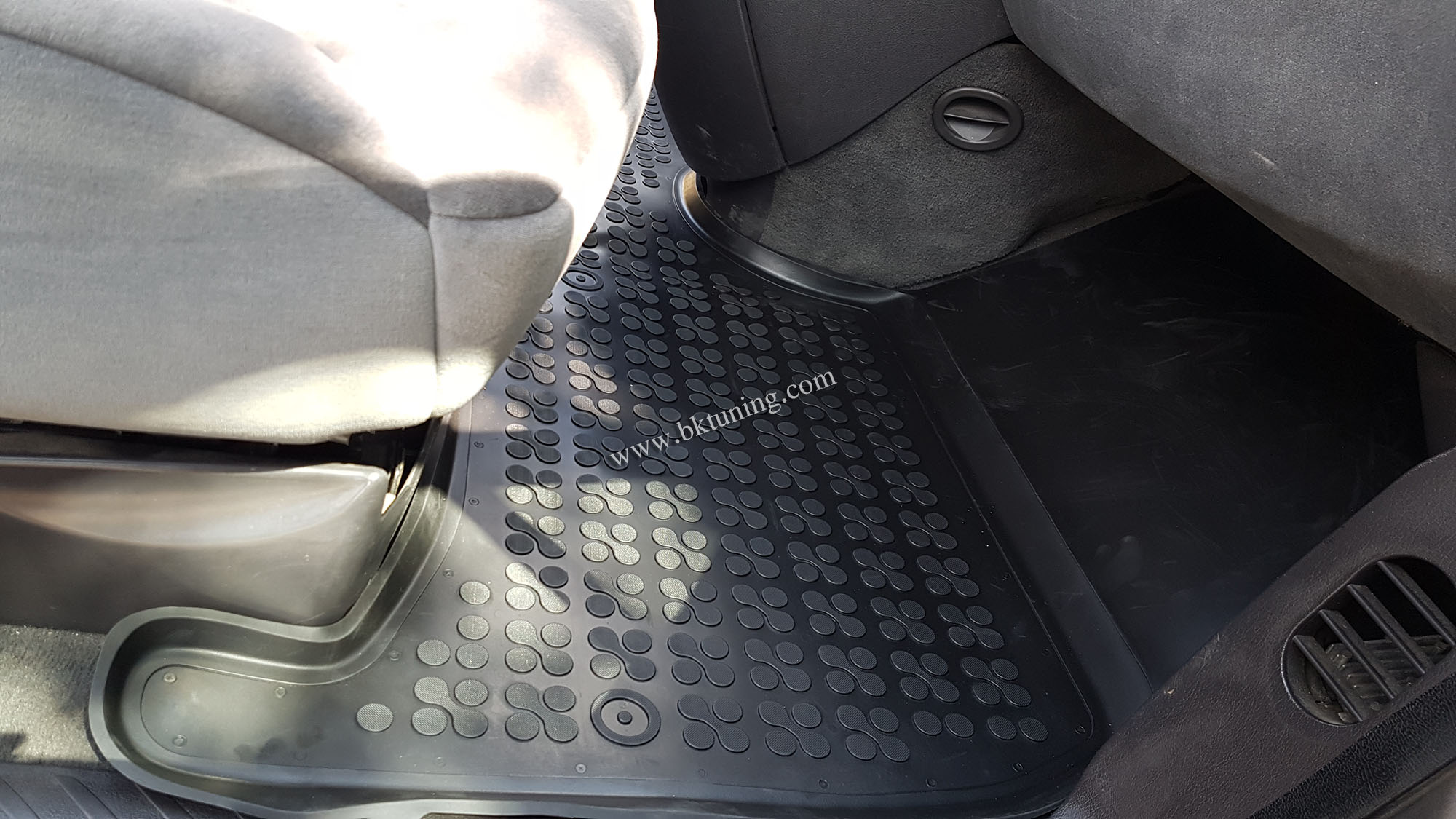 Λαστιχένια πατάκια PEUGEOT 807 (2002-2014) / CITROEN C8 I (2005-2012) / LANCIA Phedra / FIAT Ulysse (2002-2010) - τύπου σκαφάκι - 2τμχ., Rezaw Plast - € 86,9 Λαστιχένια πατάκια PEUGEOT 807 (2002-2014) / CITROEN C8 I (2005-2012) / LANCIA Phedra / FIAT Ulysse (2002-2010) - τύπου σκαφάκι - 2τμχ., Rezaw Plast