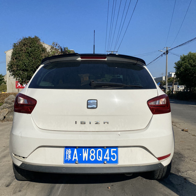 Αεροτομή οροφής Seat Ibiza (2008-2017) - μαύρη γυαλιστερή - € 110,9 Αεροτομή οροφής Seat Ibiza (2008-2017) - μαύρη γυαλιστερή