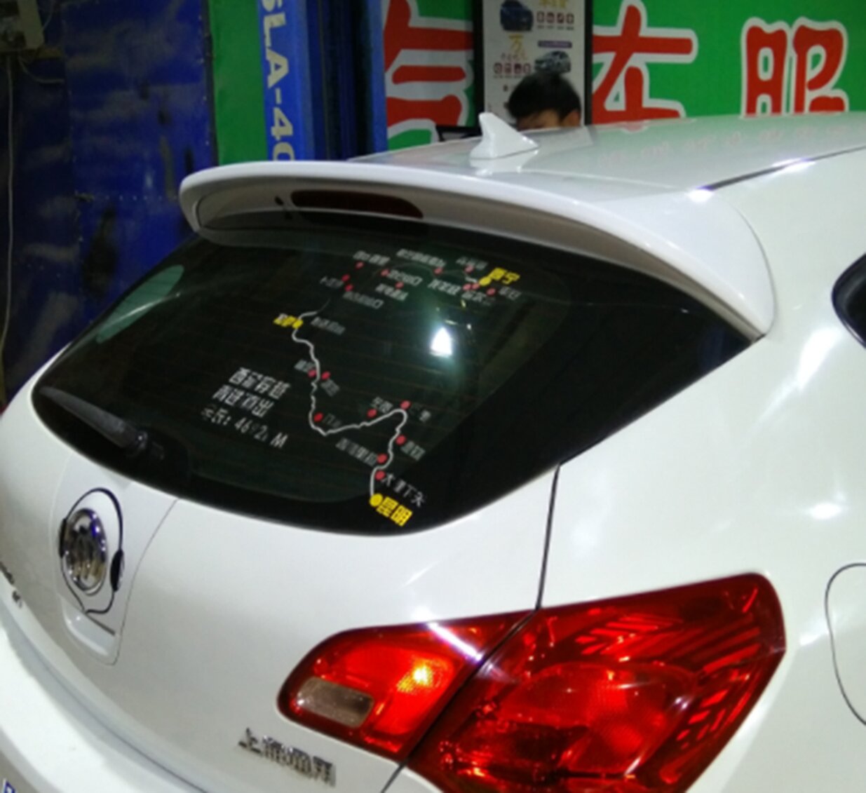 Αεροτομή οροφής Opel Astra J (2012-2015) - μαύρη γυαλιστερή - € 110,9 Αεροτομή οροφής Opel Astra J (2012-2015) - μαύρη γυαλιστερή