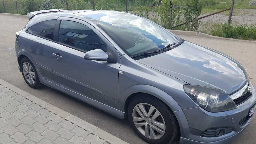 Αεροτομή οροφής Vw Golf 5 (2003-2008) - GTI / Opel Astra H (2004-2008) GTC - μαύρη γυαλιστερή - € 114,9 Αεροτομή οροφής Vw Golf 5 (2003-2008) - GTI / Opel Astra H (2004-2008) GTC - μαύρη γυαλιστερή